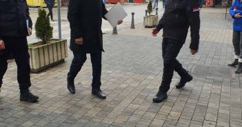 Министар полиције на месту злочина